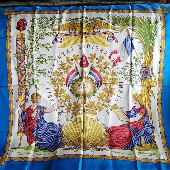 HERMES Vintage Scarf - Picture 2 of 12